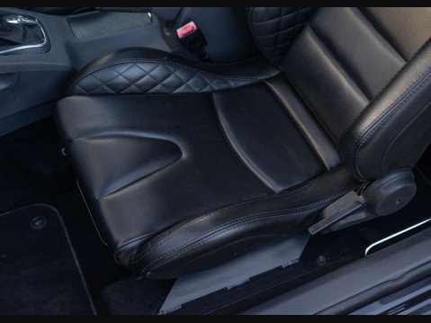Volkswagen Golf 3.2 Golf R32 Semi-Auto 4WD 3dr 15