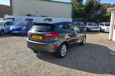 Ford Fiesta TITANIUM.. 1 PREVIOUS KEEPER.. 4 SERVICES.. STUNNING EXAMPLE 9