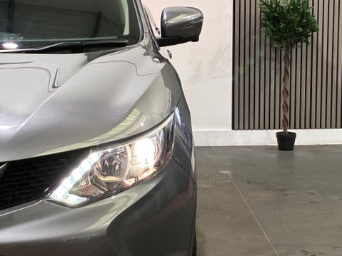 Nissan Qashqai 1.2 DIG-T N-Connecta 2WD Euro 6 (s/s) 5dr 48