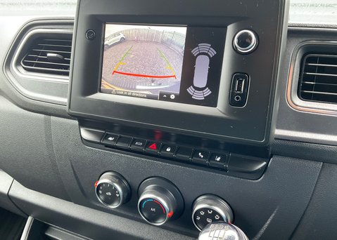 Nissan Interstar DCI TEKNA PLUS L2H2 18