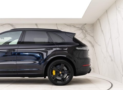 Porsche Cayenne TURBO S 29