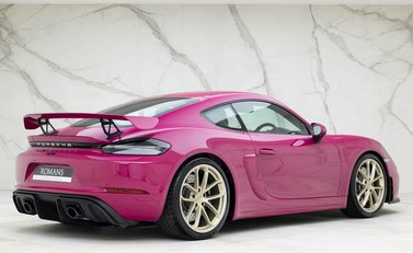 Porsche 718 Cayman GT4 7