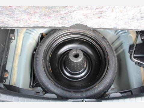 Toyota Yaris VVT-I ICON 27