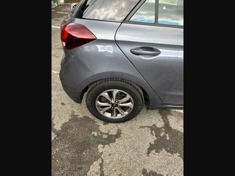 Hyundai i20 1.2 SE Launch Edition Hatchback 5dr Petrol Manual Euro 6 (s/s) (84 ps) BLUE 18
