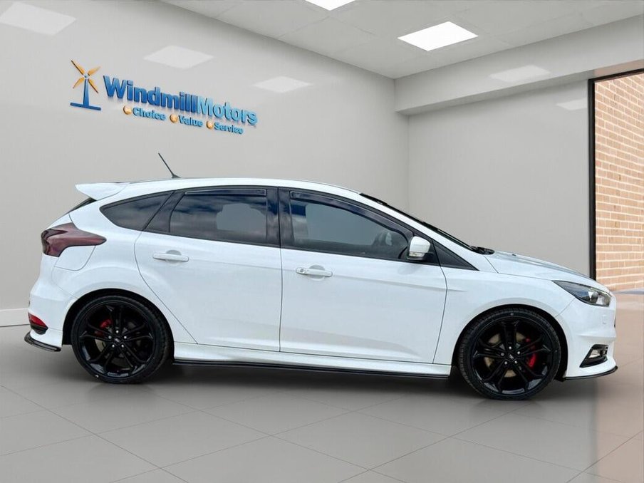 2017 Ford Focus — image 3