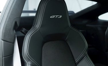 Porsche 911 (992) GT3 11
