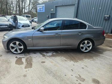 BMW 3 Series 318I EXCLUSIVE EDITION 1