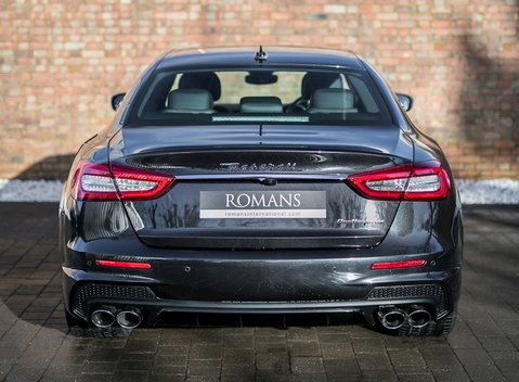 Maserati Quattroporte DV6 5