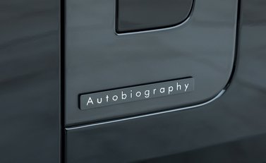 Land Rover Range Rover P460e Autobiography LWB 33