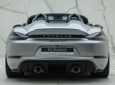 Porsche 718 SPYDER RS 11