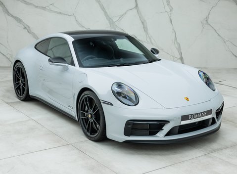 Porsche 911 Carrera GTS (992) 8