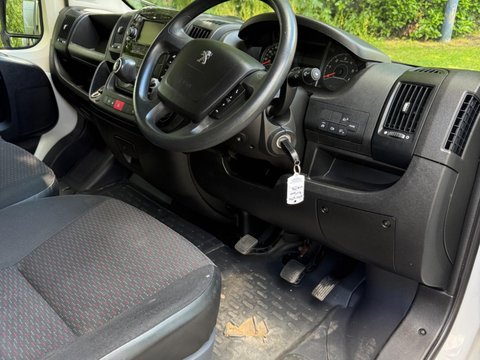 Peugeot Boxer 2.2 BlueHDi 335 Professional L3 H2 Euro 6 (s/s) 5dr 9