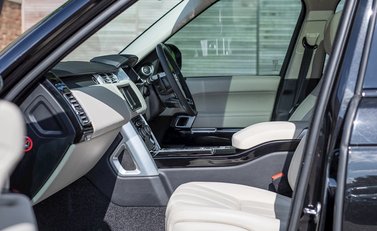 Land Rover Range Rover 4.4 SDV8 URBAN 16