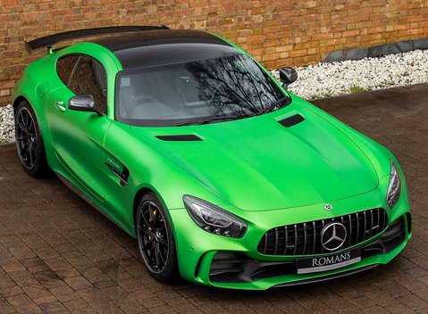 Mercedes-Benz AMG GT R 8