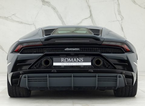 Lamborghini Huracan LP640-4 EVO 5