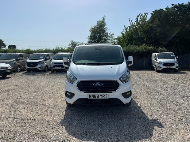 Ford Transit Custom SWB L1H1 (SOLD) Low Roof Limited 300 Air Con Alloys Sensors EURO 6 NO VAT 3