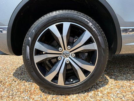 Volkswagen Touareg 3.0 TDI V6 BlueMotion Tech R-Line Tiptronic 4WD Euro 6 (s/s) 5dr 16