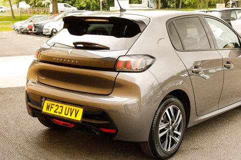 Peugeot 208 PURETECH ALLURE PREMIUM PLUS S/S 8