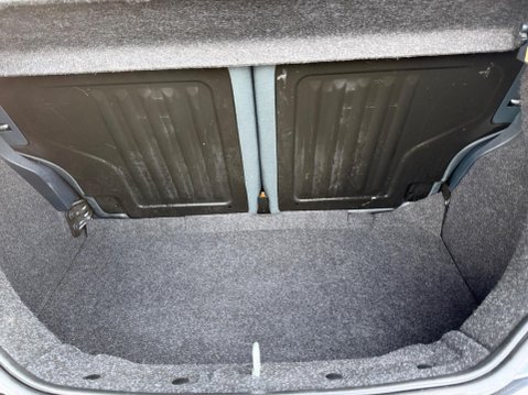 Ford Ka 1.2 Zetec Euro 5 (s/s) 3dr 28