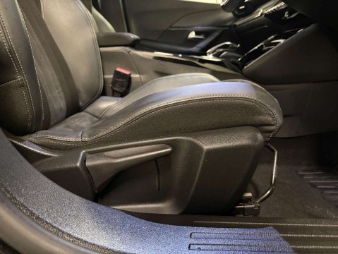 Peugeot 2008 1.2 2008 GT Premium PureTech S/S Auto 5dr 12