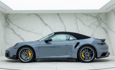 Porsche 911 Turbo S Cabriolet (992) 3