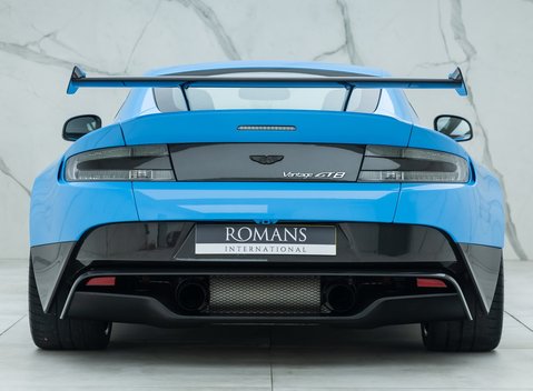 Aston Martin Vantage GT8 5