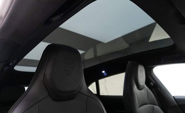 Porsche Taycan 4 CROSS TURISMO 8