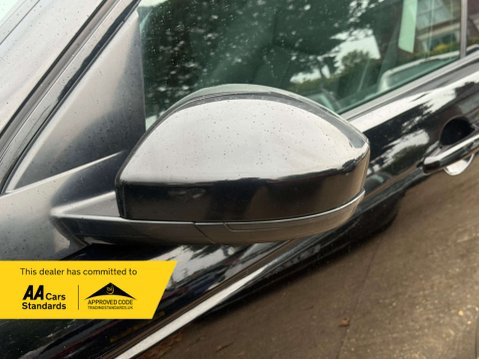 Land Rover Discovery Sport 2.0 Discovery Sport Black HSE TD4 Auto 4WD 5dr 12