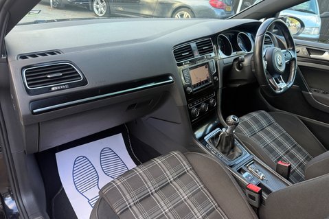 Volkswagen Golf GTD -TWO OWNERS -£20 ROAD TAX -9 SERVICES - ORIGINAL & UNMODIFIED -KEYLESS 22