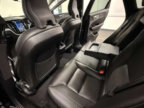 Volvo XC60 2.0 XC60 Momentum D4 AWD Auto 4WD 5dr 39