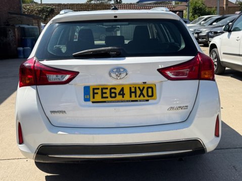Toyota Auris 1.4 D-4D Icon Touring Sports Euro 5 (s/s) 5dr 6