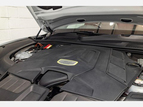 Porsche Cayenne 3.0 V6 E-Hybrid 17.9kWh Platinum Edition TiptronicS 4WD Euro 6 (s/s) 5dr (3 11