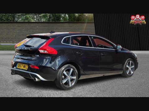 Volvo V40 T2 R-DESIGN NAV PLUS 10