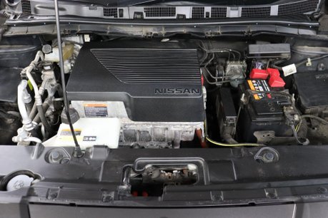 Nissan LEAF LAUNCH EDITION 45