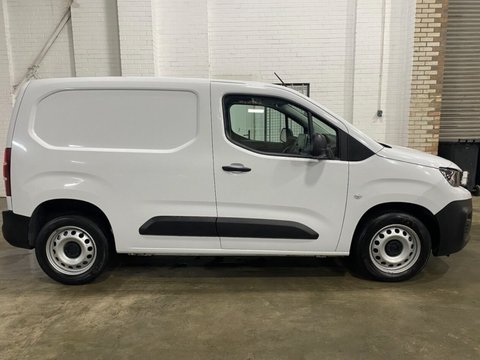 Peugeot Partner BLUEHDI PROFESSIONAL PREMIUM PLUS L1 4