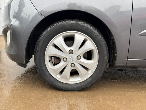 Kia Carens 2.0 CRDi SR 5dr (7 Seats) 24