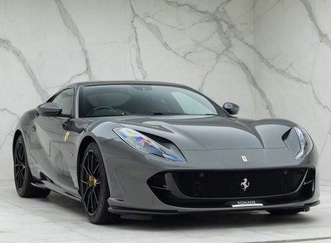 Ferrari 812 Superfast 6