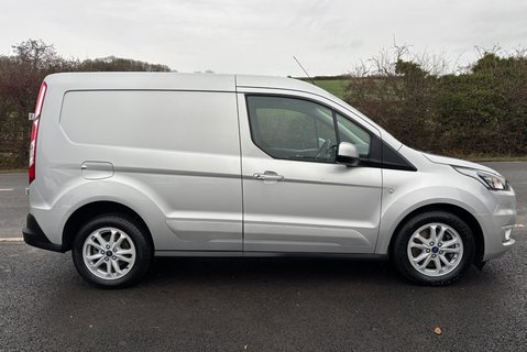 Ford Transit Connect 240 L1 Limited Panel Van - Rear Camera 10