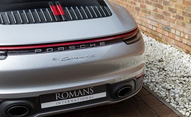 Porsche 911 Carrera 4S (992) 25