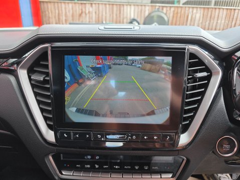 Isuzu D-Max V-CROSS DCB AUTO 18