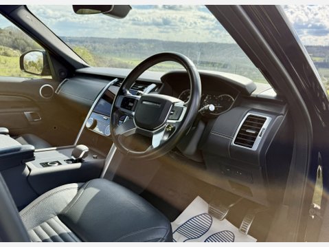 Land Rover Discovery R-DYNAMIC SE MHEV 33