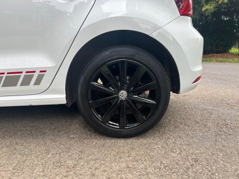 Volkswagen Polo BEATS TSI DSG 28