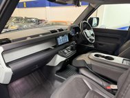 Land Rover Defender 3.0 D250 MHEV SE Hard Top SUV 5dr Diesel Auto 4WD MWB Euro 6 (s/s) (250 ps) 35