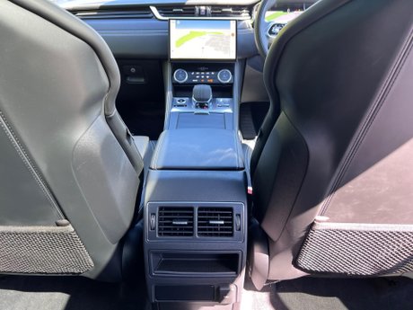 Jaguar F-Pace 2.0 D200 MHEV R-Dynamic HSE Black Auto AWD Euro 6 (s/s) 5dr 68