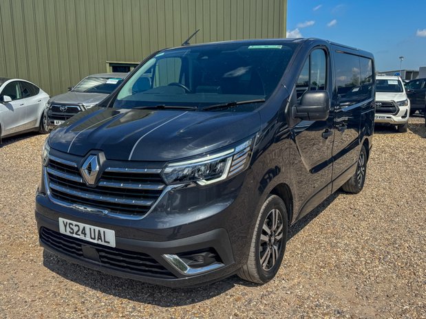 Renault Trafic AUTO SWB L1H1 Sport SL30 Air Con Alloys Camera Nav Sensors EURO 6 2