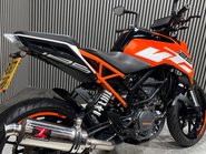 KTM Duke 2017 17K NEW MOT 125CC 15BHP NAKED BIKE 4