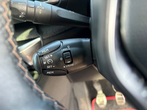 Peugeot 3008 1.5 BLUEHDI GT LINE PREMIUM 25