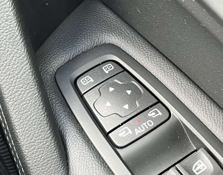 Renault Kadjar 1.5 Kadjar Iconic Blue dCi Auto 5dr 62