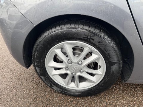 Hyundai i30 1.6 CRDi Blue Drive Active Euro 5 (s/s) 5dr 15