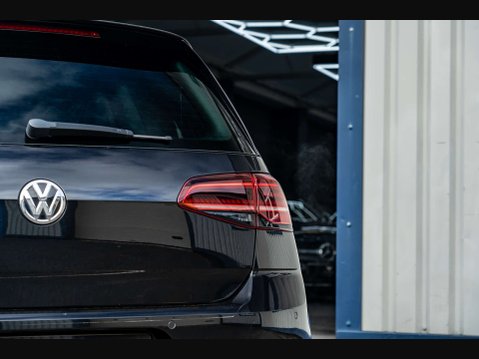 Volkswagen Golf 2.0 Golf R TSi Semi-Auto 4WD 3dr 27